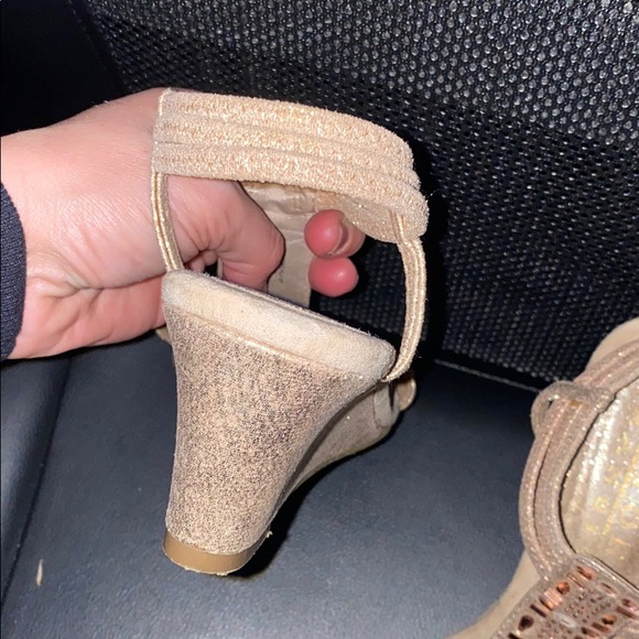 Shoes - Picture 4 of 5